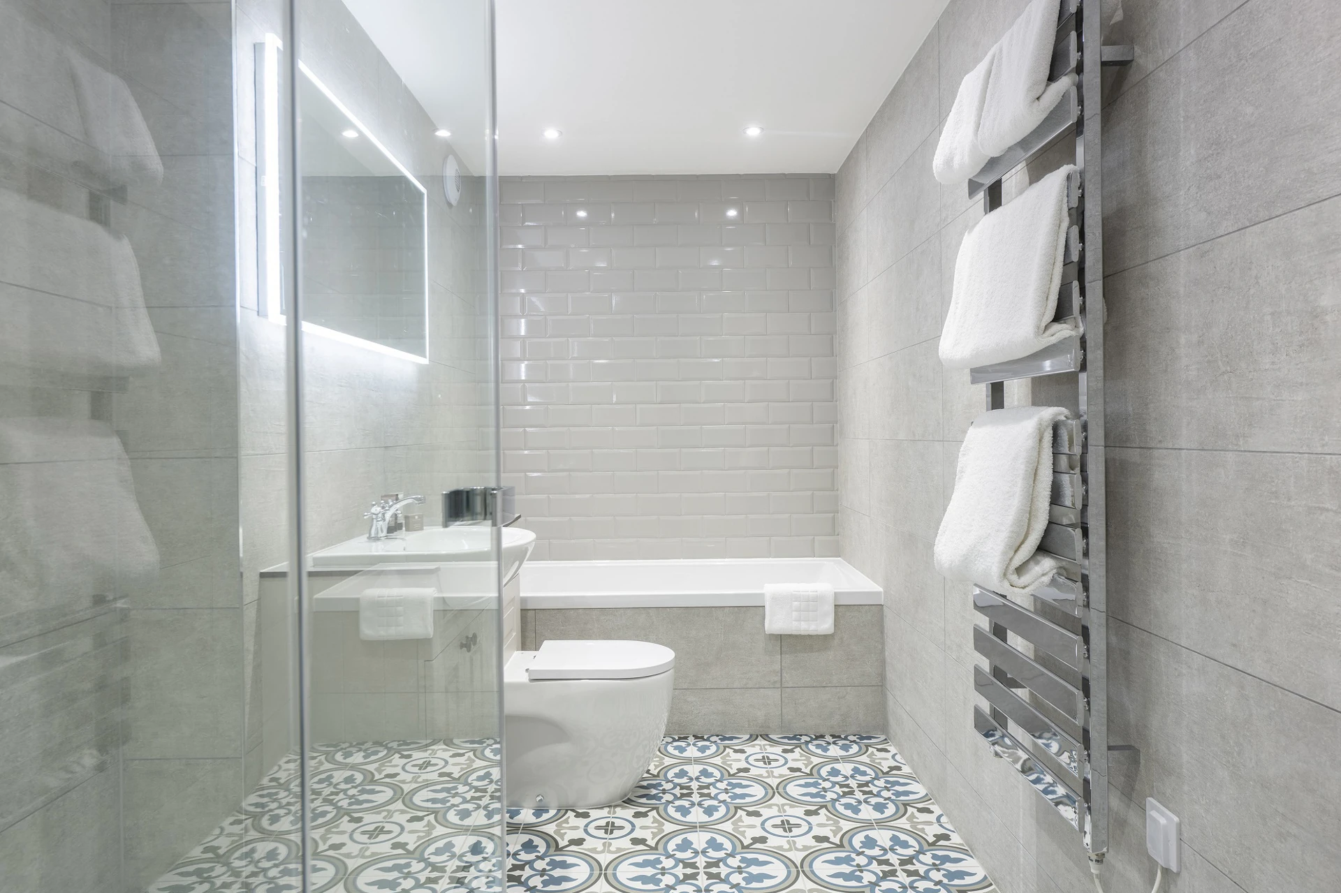 knipoch-hotel-junior-suite-bathroom.jpg (10)