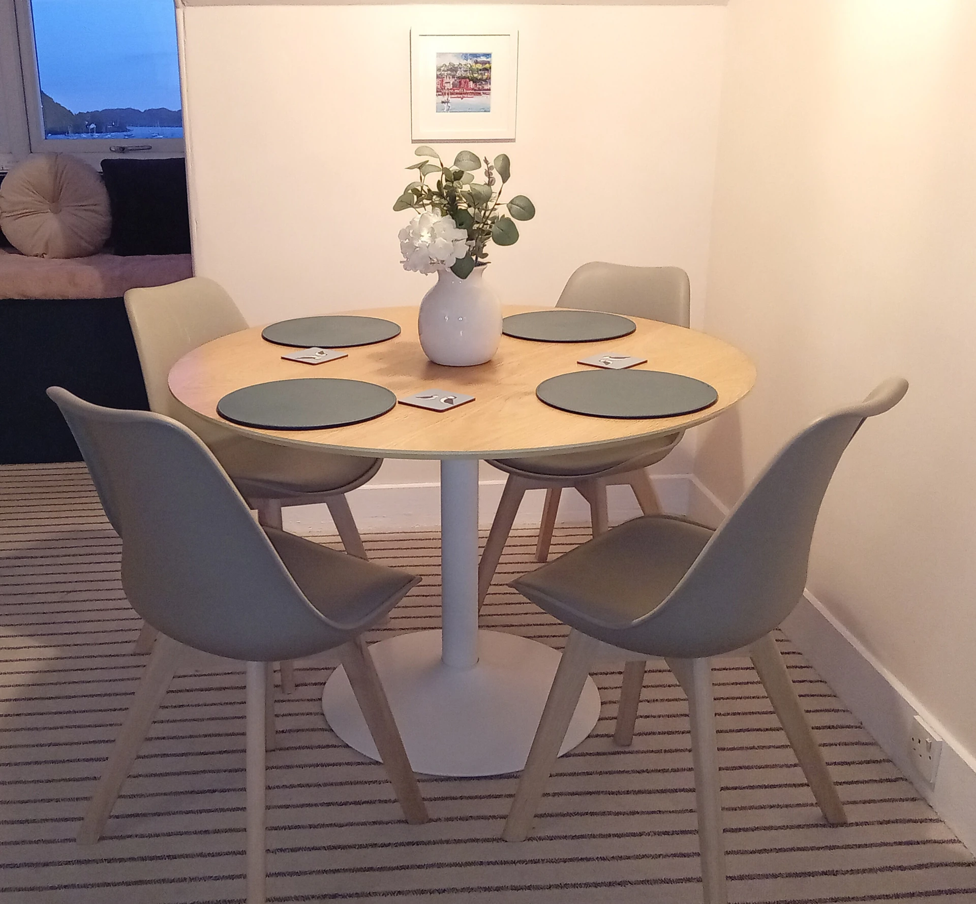 dining_area_i_westbay_apartment__oban.jpg (10)