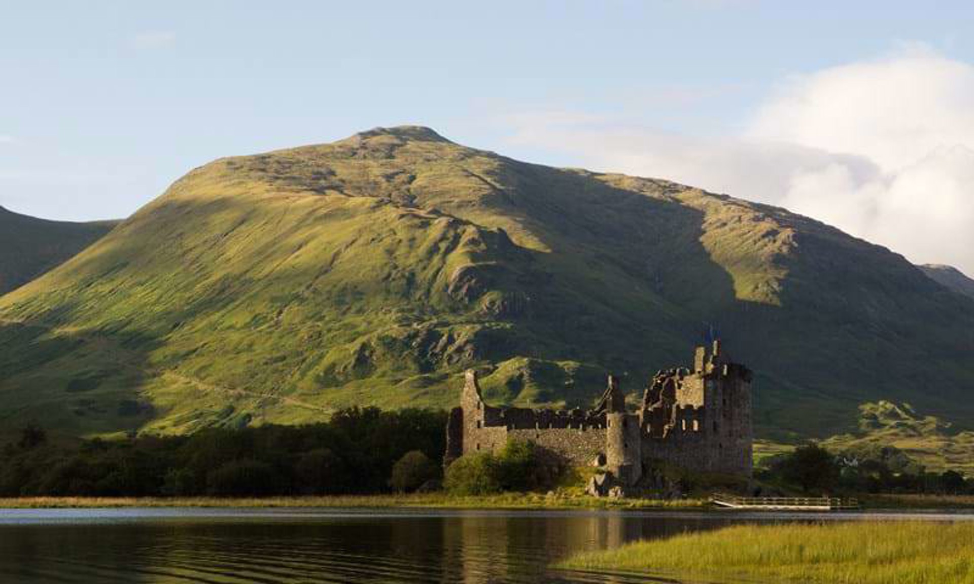 Background image - kilchurn_castle_spring.jpg (2)